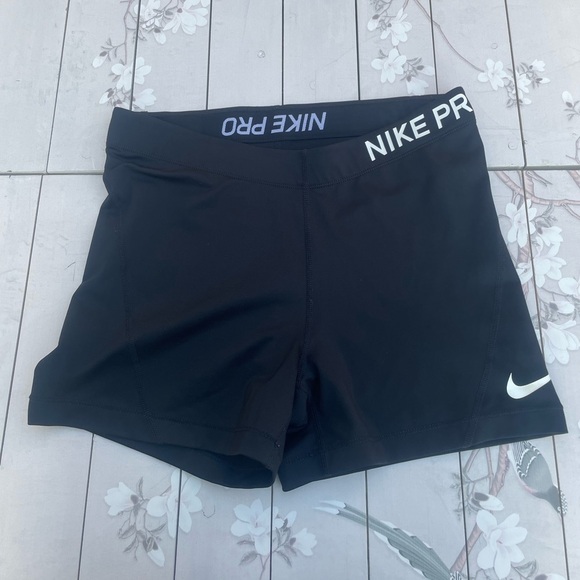 Nike Women's Black Athletic Shorts - Picture 1 of 4